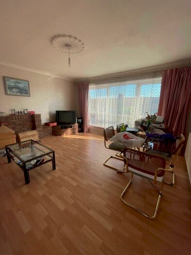 2 Bedroom Flat To Rent In Ilford, IG3