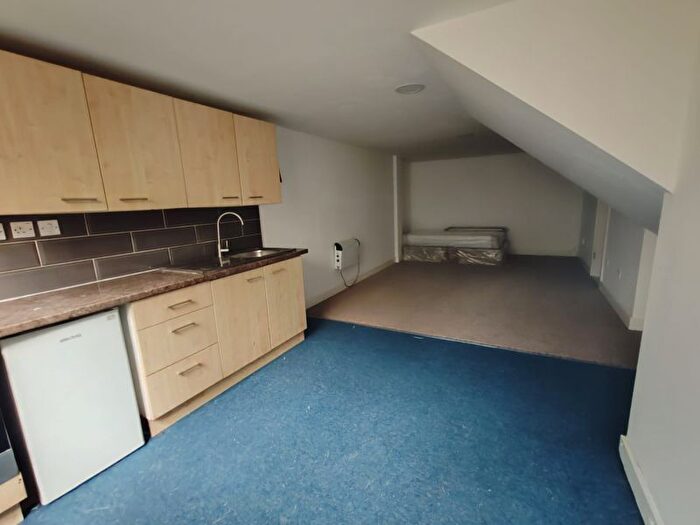 2 Bedroom Flat To Rent In Apartment, Excelsior House, St. Johns Road, Huddersfield, HD1