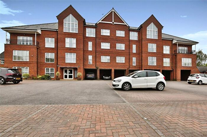 2 Bedroom Flat For Sale In Roundhaven, Durham, DH1