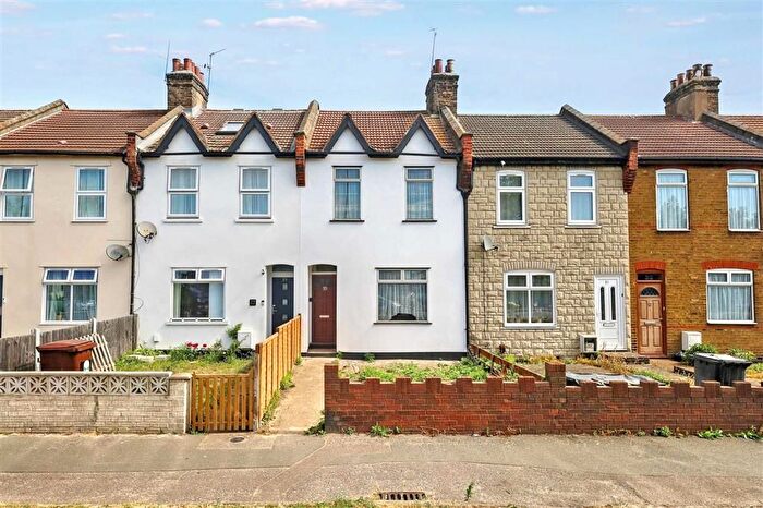 2 Bedroom Terraced House For Sale In New Road, Rainham, RM13