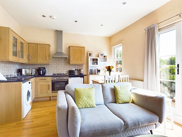 2 Bedroom Property To Rent In Belgrade Road, Hampton, TW12