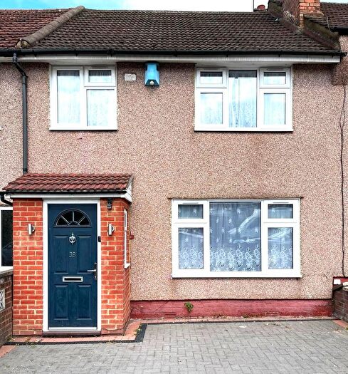 4 Bedroom Terraced House To Rent In Brook Road, Neasden, NW2