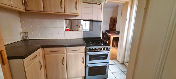 3 Bedroom Terraced House To Rent In Thorpe Road, Barking, Essex, Xj, Uk, IG11