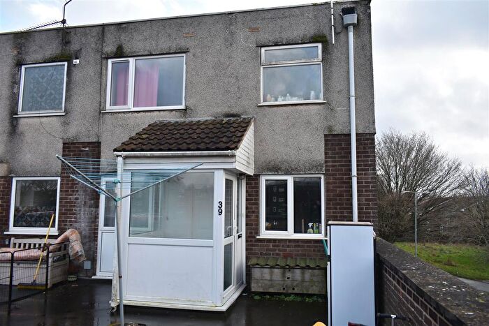 3 Bedroom Flat For Sale In Abbotswood, Yate, Bristol, BS37