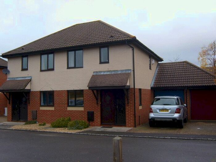 2 Bedroom Semi-Detached House To Rent In St. Hildas Close, Didcot, OX11