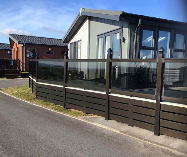 3 Bedroom Mobile Home For Sale In Carmarthen Bay Holiday Park, Port Way, Ferryside, Kidwelly, SA17