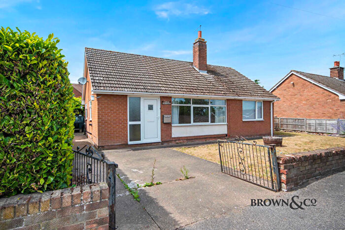 2 Bedroom Detached Bungalow For Sale In High Street, Everton, DN10
