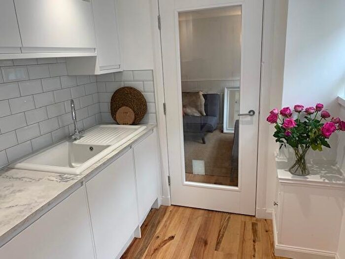1 Bedroom Flat To Rent In Douglas Gardens Mews, West End, Edinburgh, EH4