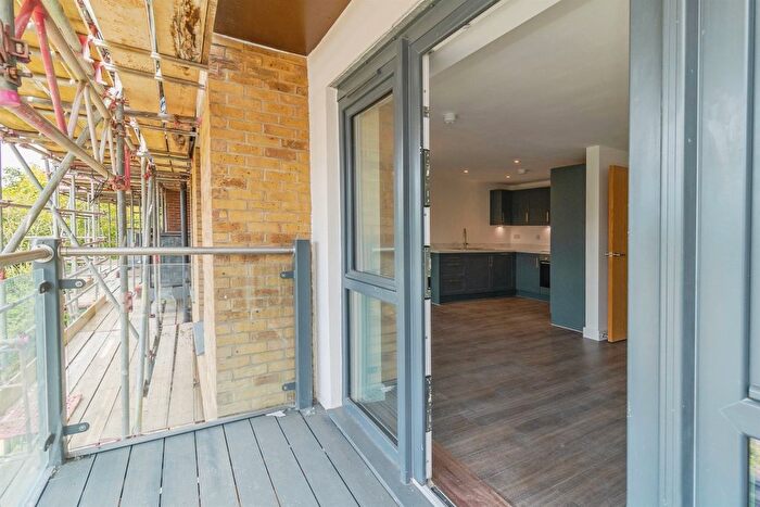 2 Bedroom Flat For Sale In Atlas Way, Oakgrove, Milton Keynes, MK10