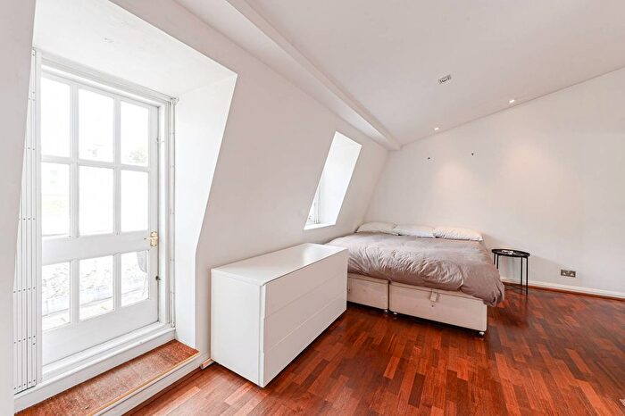 3 Bedroom Maisonette To Rent In Ennismore Gardens, Knightsbridge, London, SW7