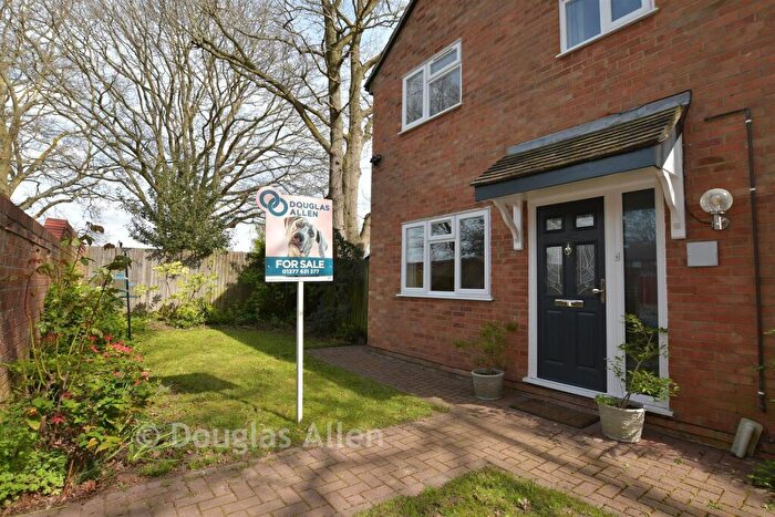 3 Bedroom Semi Detached House For Sale In Westbourne Gardens, Billericay, Essex, CM12