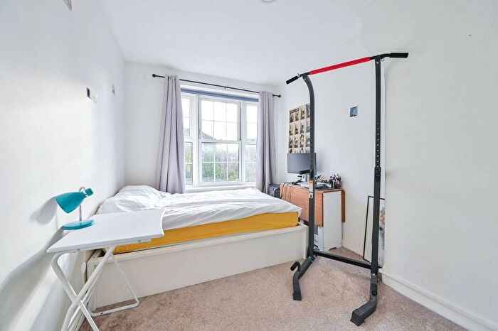 1 Bedroom Flat To Rent In County Street, Elephant And Castle, London, SE1