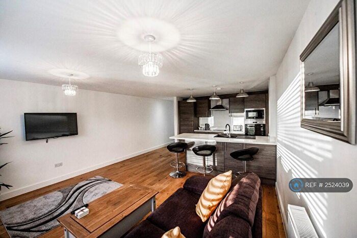 1 Bedroom Flat To Rent In High Road, Loughton, IG10