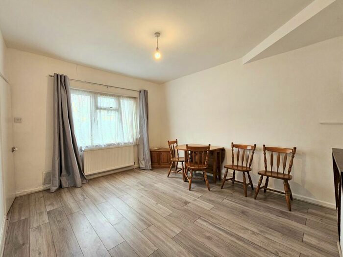 2 Bedroom Terraced House To Rent In Steeds Road, London, N10