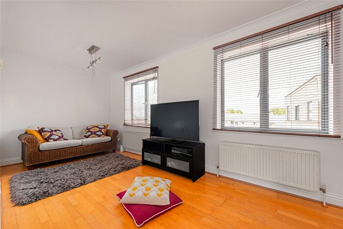 2 Bedroom Flat For Sale In Manor Gardens, Holloway, London, N7