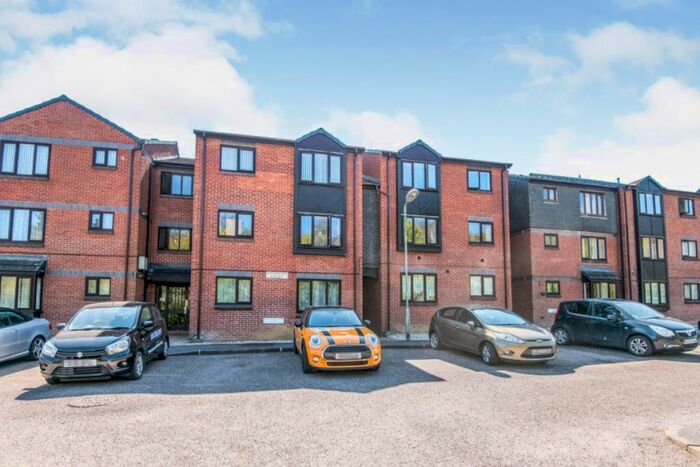 1 Bedroom Flat To Rent In Flat Kinnerton Court Kinnerton, Exeter, EX4