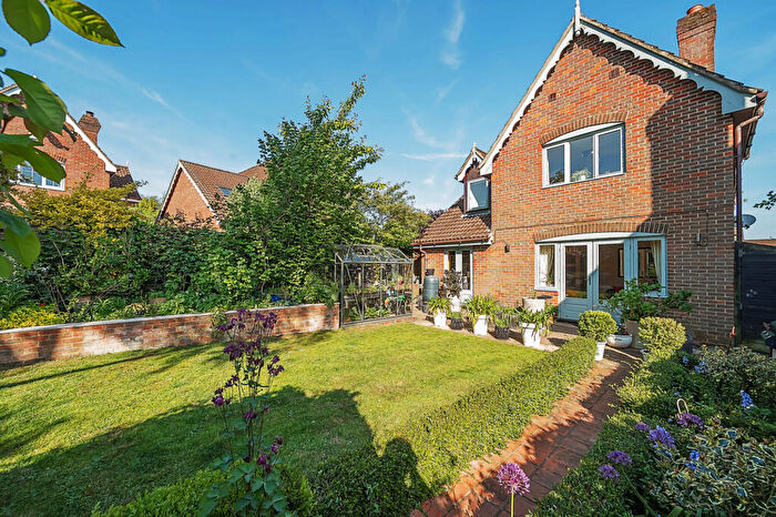 4 Bedroom Detached House For Sale In Wansdyke Road, Great Bedwyn, SN8