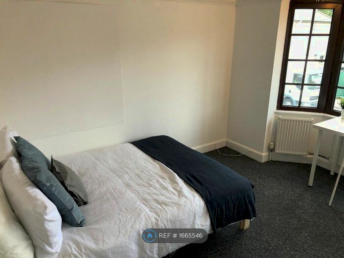 5 Bedroom Semi-Detached House To Rent In Elizabeth Way, Cambridge, CB4