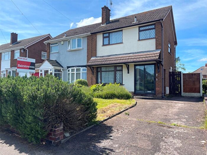 3 Bedroom Semi Detached House For Sale In Dovedale Avenue, Walsall, West Midlands, WS3