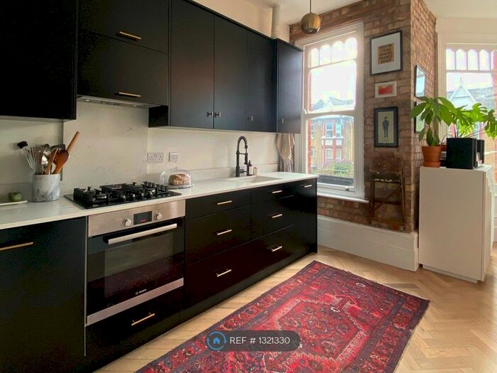 2 Bedroom Flat To Rent In First Floor, London N8