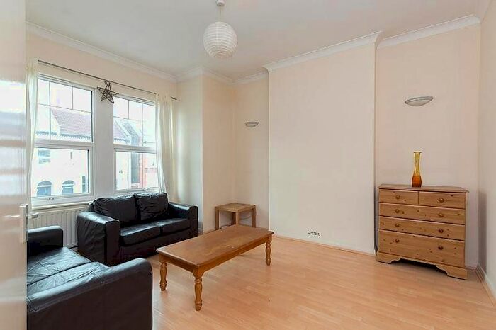 1 Bedroom Property To Rent In - Tooting Bec Road, Tooting Bec, SW17