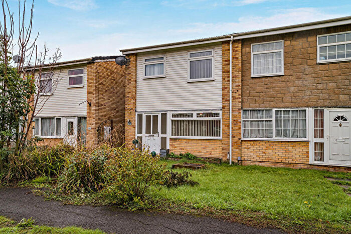 3 Bedroom Semi-Detached House For Sale In Birch Close, Patchway, BS34