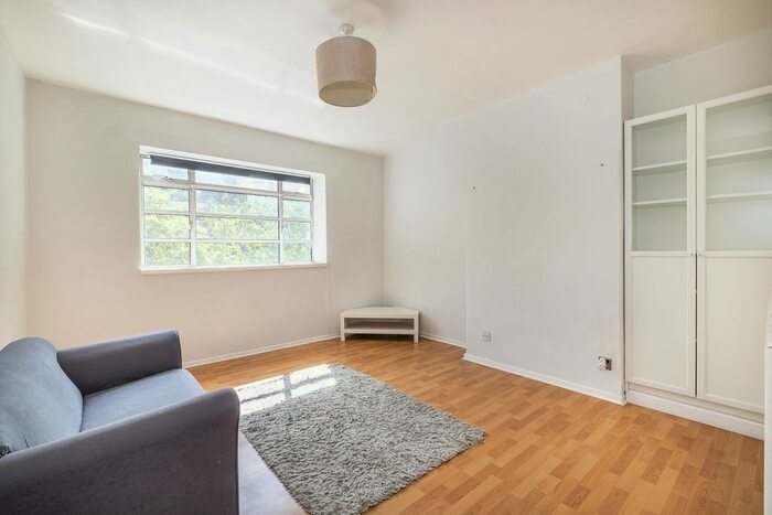 1 Bedroom Flat To Rent In Oaklands Estate, London, SW4