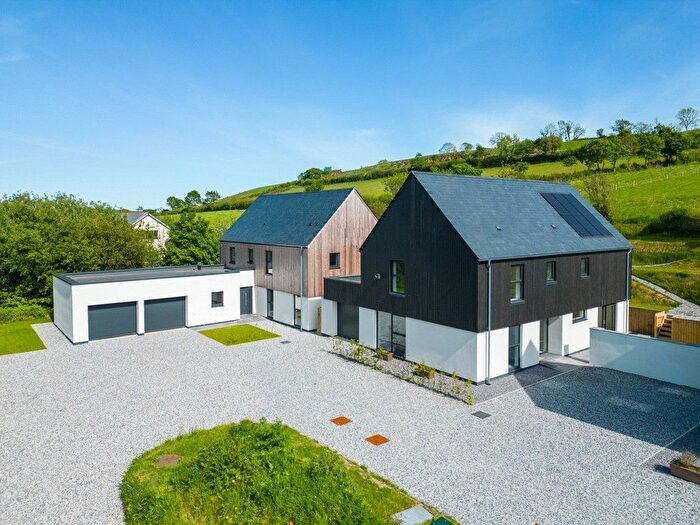 4 Bedroom Detached House For Sale In Fore Street, Totnes, TQ9