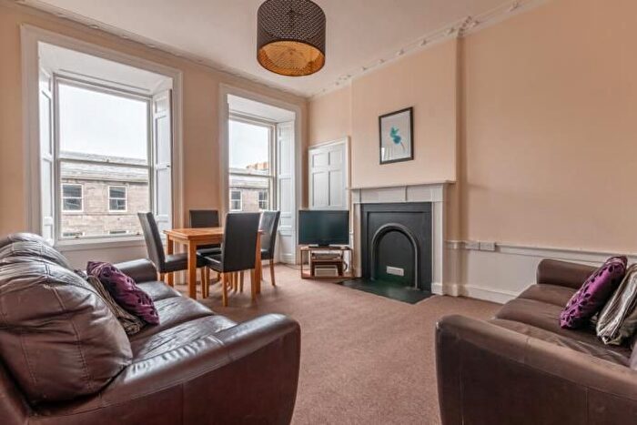 4 Bedroom Flat To Rent In Clerk Street, Edinburgh, EH8