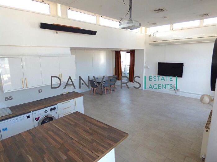 1 Bedroom Flat To Rent In Watkin Road, Leicester, LE2