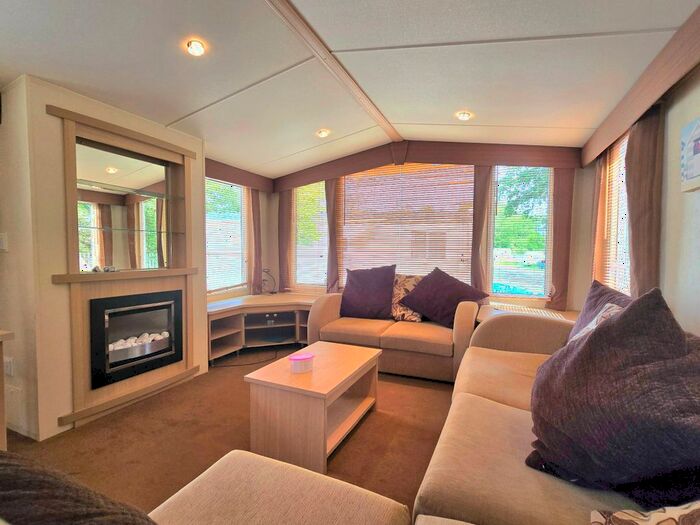 2 Bedroom Bungalow To Rent In Farnham Road, Liss, GU33