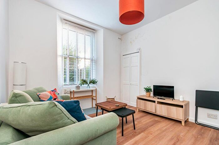 1 Bedroom Flat For Sale In / Milton Street, Edinburgh, EH8