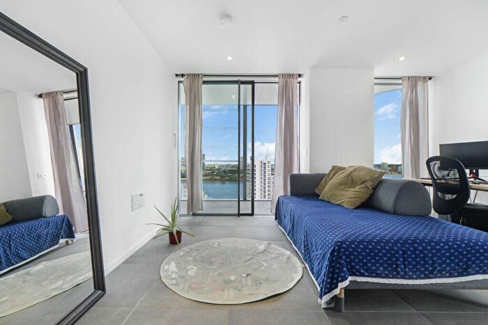 1 Bedroom Flat For Sale In Dollar Bay Place London, E14