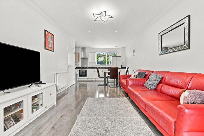 2 Bedroom Apartment For Sale In Royal Anglian Way, Lees Court, RM8
