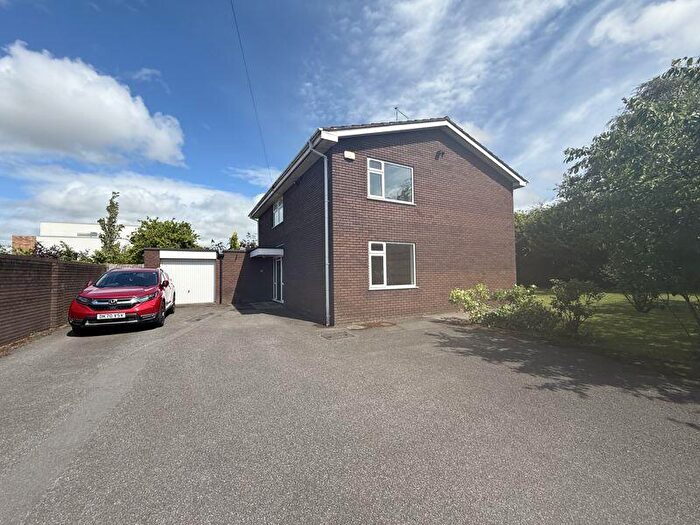 4 Bedroom Detached House To Rent In Emery Street, Stoke-On-Trent, ST6