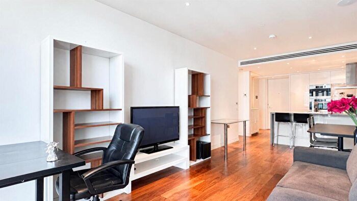 2 Bedroom Apartment For Sale In The Heron Building, More Street, City, EC2Y - Photo 3