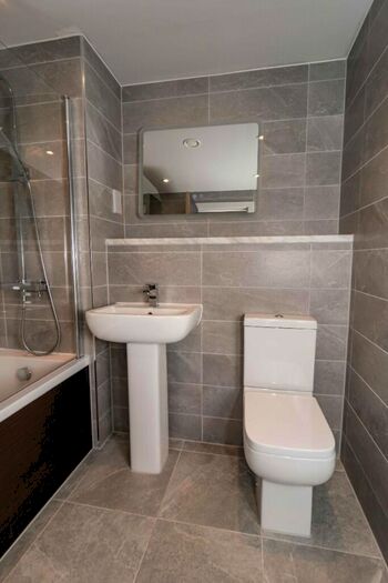 2 Bedroom Apartment To Rent In The Summit Parliament Street, Liverpool, Merseyside, L8