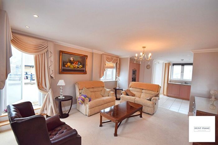 3 Bedroom Flat For Sale In Compton Street, Eastbourne, BN21