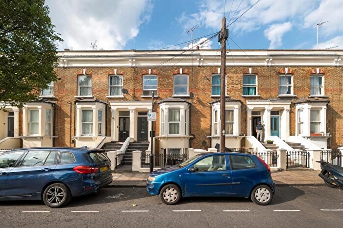 3 Bedroom Maisonette For Sale In Errington Road, London, W9