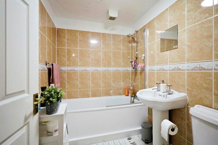 4 Bedroom Flat For Sale In Cornfield Terrace, Eastbourne, BN21