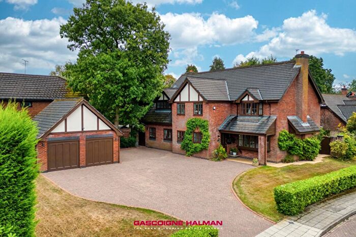 4 Bedroom Detached House For Sale In Lodge Farm Close, Bramhall, SK7