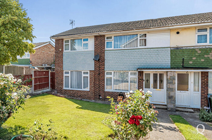 4 Bedroom End Of Terrace House For Sale In Lansdown Road, Sittingbourne, Kent, ME10