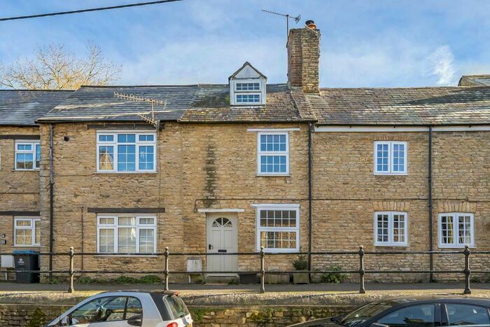 2 Bedroom Cottage To Rent In Chipping Norton, Oxfordshire, OX7