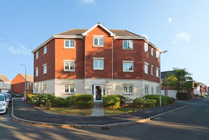 2 Bedroom Flat For Sale In Six Mills Avenue, Gorseinon, Swansea, SA4