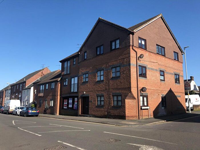 2 Bedroom Maisonette To Rent In Union Street, Dunstable, LU6