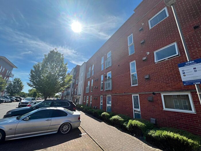 2 Bedroom Flat To Rent In Compair Crescent, Ipswich, IP2