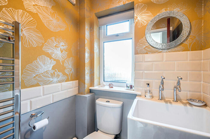 3 Bedroom Semi-Detached House For Sale In Whitedown Lane, Alton, Hampshire, GU34