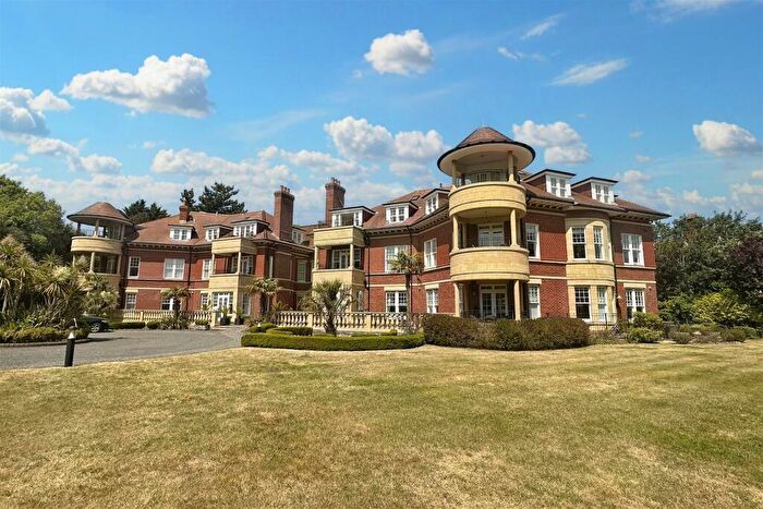 2 Bedroom Flat For Sale In Bournemouth, BH4