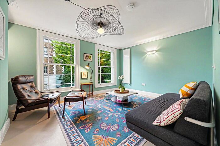 1 Bedroom Apartment For Sale In Waterloo Terrace, London, N1