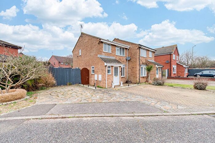 3 Bedroom Semi-Detached House For Sale In Fortress Road, Carlton Colville, NR33